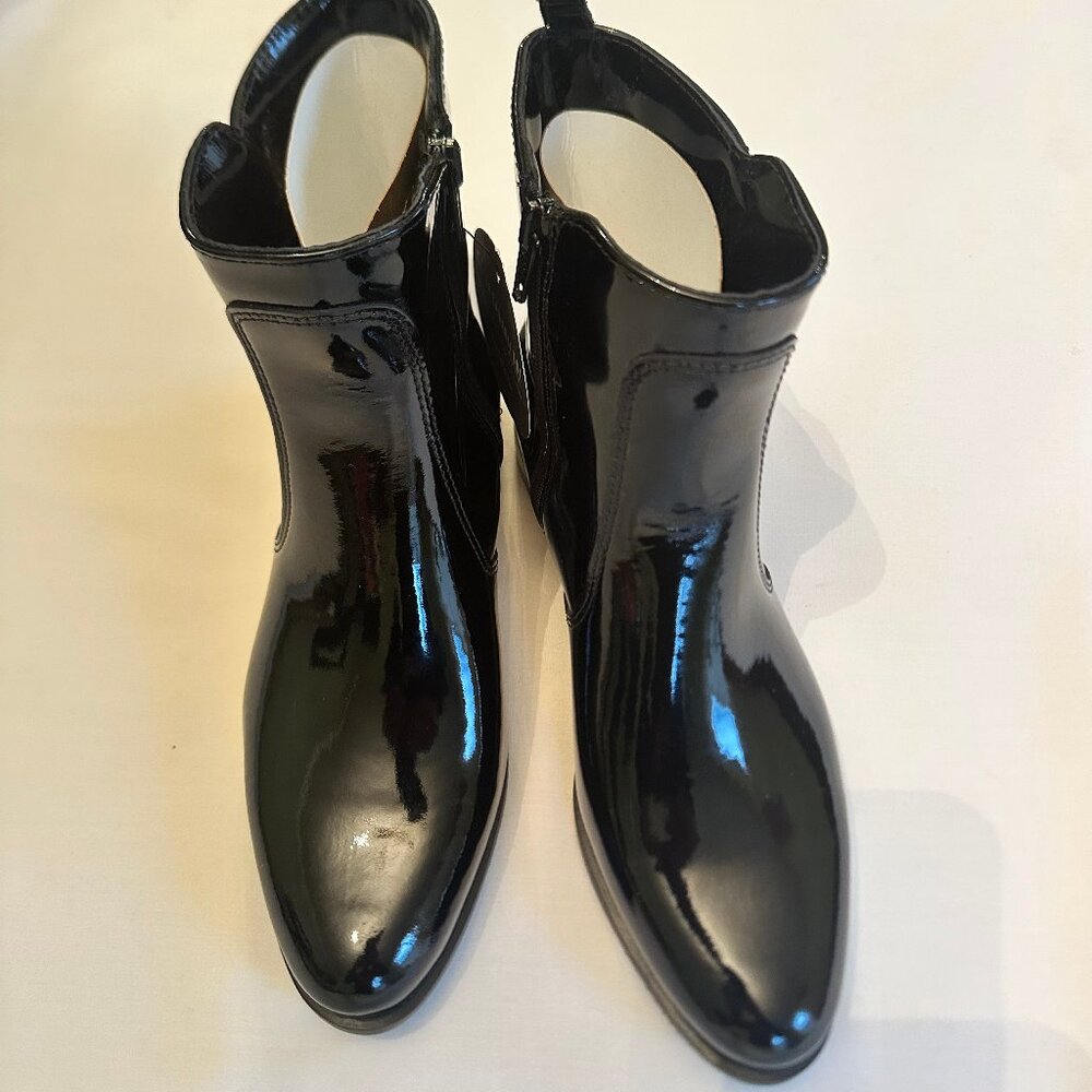 La Canadienne Patent Leather Black Zip Booties NWT